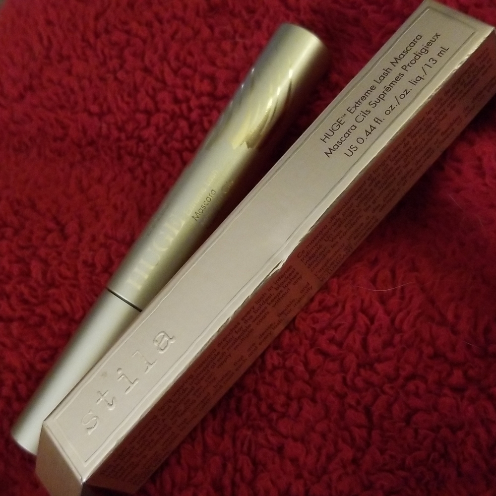 Stila HUGE Extreme Lash Mascara